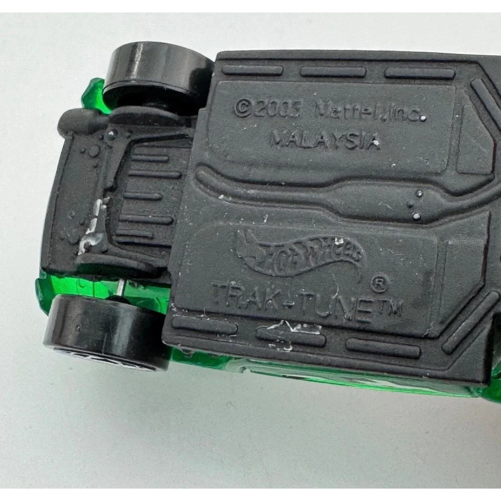Hot Wheels Trak-Tune 2003 Translucent Green‎ White Flames 143 Diecast Tuner Car